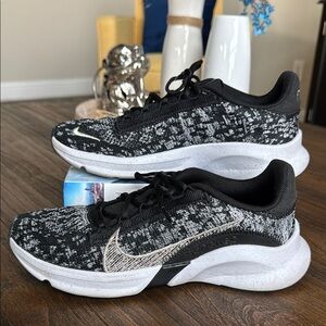 Nike SuperRep Go 3 Flyknit
Running Training Women’s Shoes